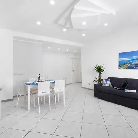 Lux Fabulous Sorento Apartment *